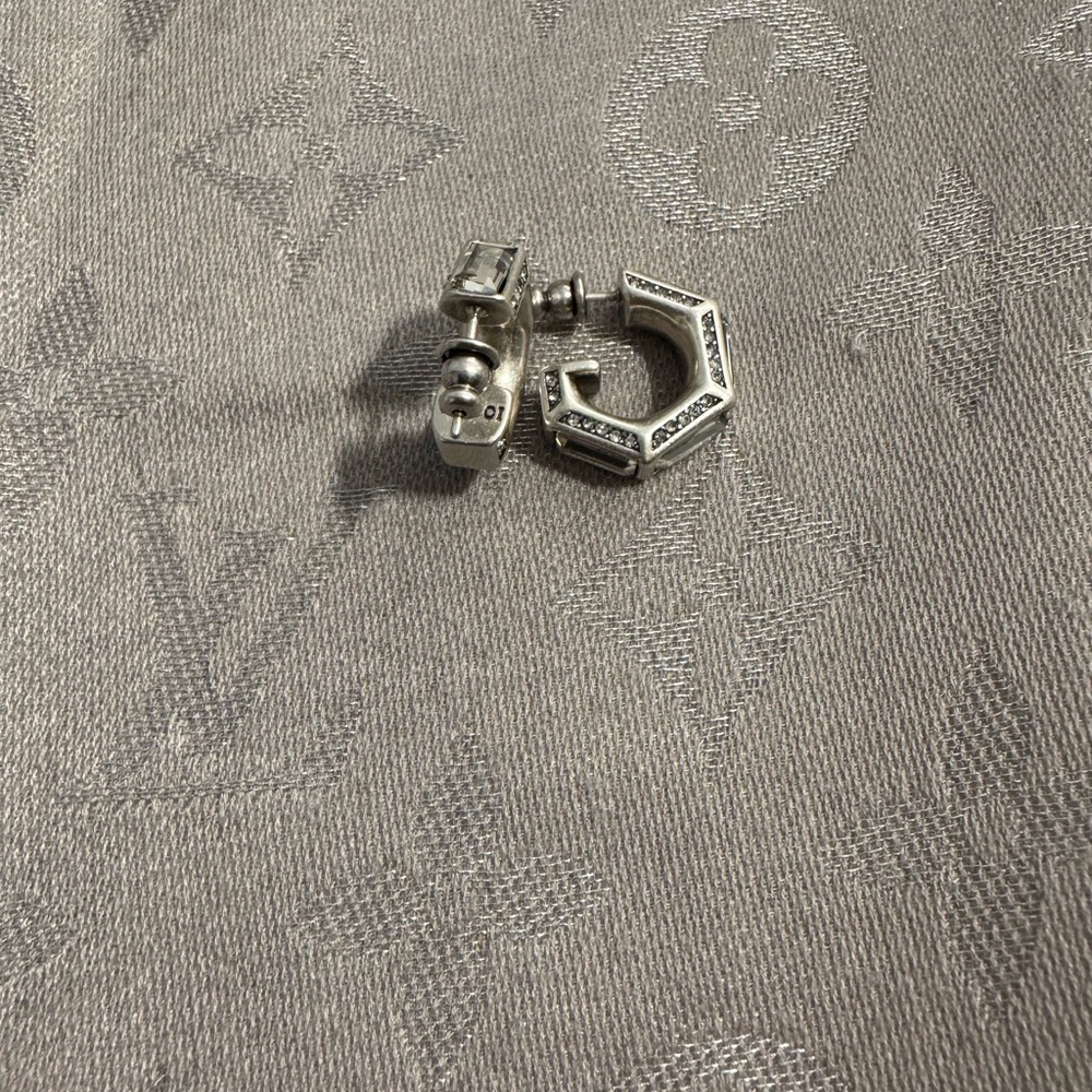 Gucci Silver Marmont Circular Studded Earrings - Picture 5 of 5